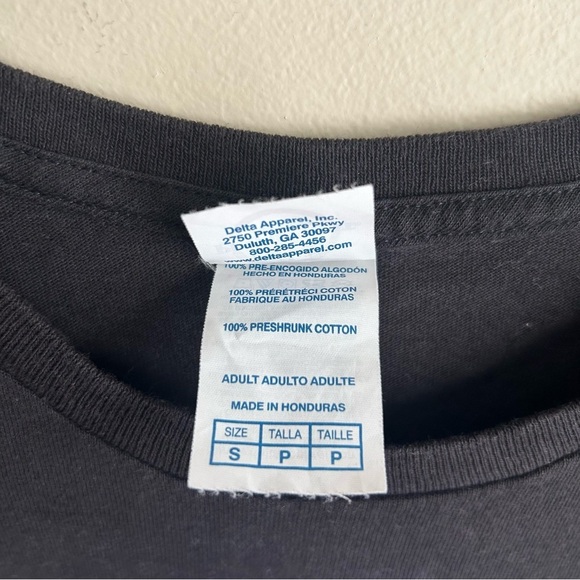 "the only thing tougher than a trucker is a truckers wife" graphic tee wms small - Picture 4 of 4